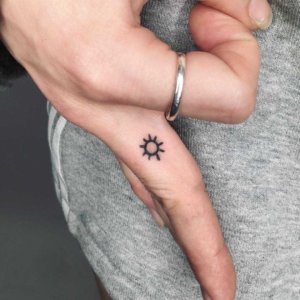If you are a sun lover here are some tattoos that you can tattoo anywhere 3