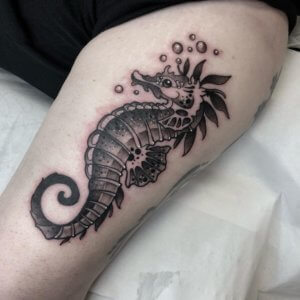 Seahorse small and magnificent sea dragon is a very interesting tattoo for both women and men 4 2
