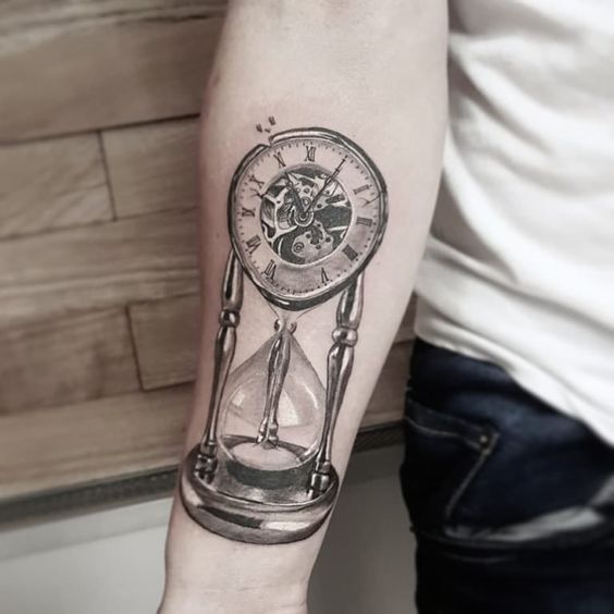 15 Suggestions Of Hourglass Tattoos For Men