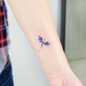 20 cute small dragon tattoos 8