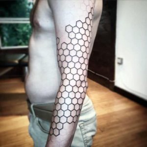 Secrets of perfect tattoo with geometric honeycomb tattoo for guys and girls 1