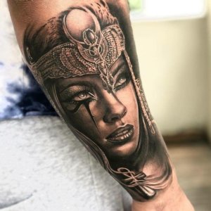 Check these adorable Nefertiti tattoos looking so charming on forearm 2