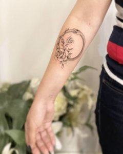 Is there some secret why forearm ouroboros tattos look so beautiful 3