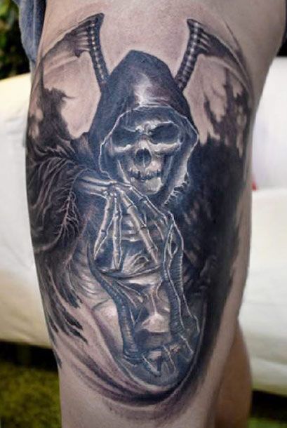 Shoulder hourglass tattoo with death