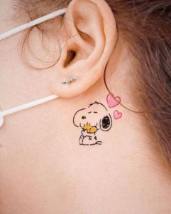 Unforgettable and successful minimalist Snoopy tattoos 4
