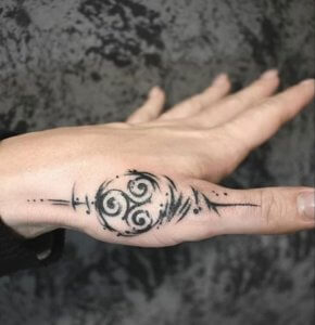Interesting examples of triskele tattoo 2