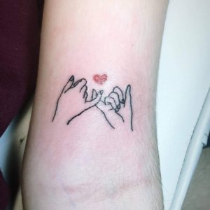 Small pinky promise tattoo for best friends 5