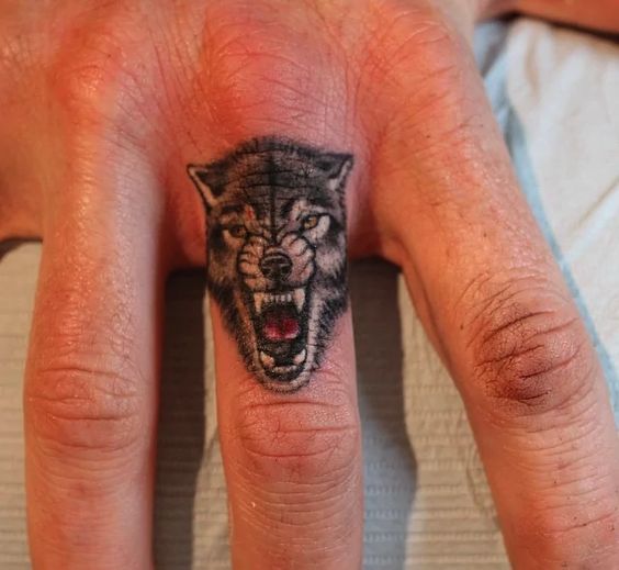 10 Small Wolf Tattoos as an Expression of Resilience: Symbolic Strength